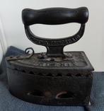 Antieken Kolen Strijkijzer, Antiek en Kunst, Antiek | Gereedschap en Instrumenten, Ophalen of Verzenden
