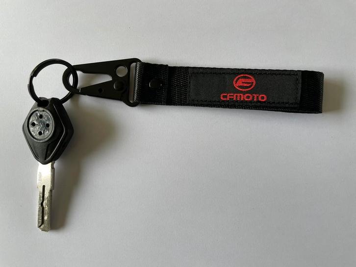 CF MOTO sleutelhanger, Verzamelen, Sleutelhangers, Nieuw, Ophalen
