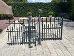 Zware ijzeren toegangshek en hekdeel., Tuin en Terras, Ophalen of Verzenden, Gebruikt, IJzer, Sierhekwerk