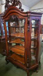 Willem III vitrinekast, Ophalen