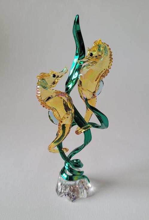 Swarovski 2025 Jaarstuk Idyllia Zeepaardjes. Kristallijn, Verzamelen, Swarovski, Nieuw, Figuurtje, Verzenden