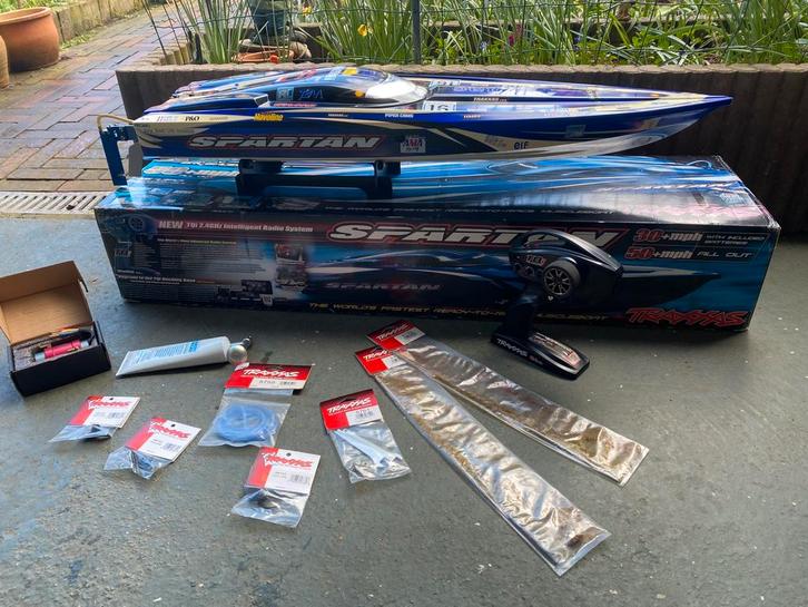 Traxxas Spartan brushless boot, Hobby en Vrije tijd, Modelbouw | Boten en Schepen, Zo goed als nieuw, 1:32 tot 1:50, Ophalen