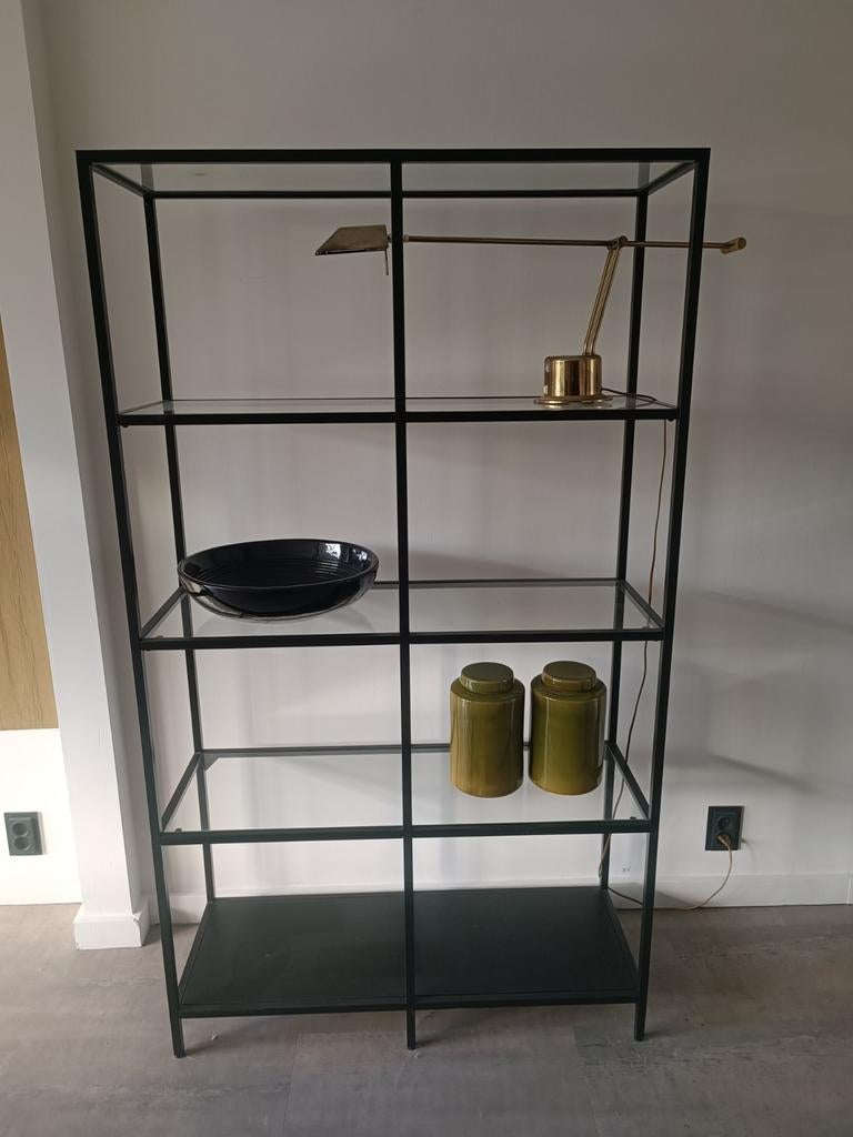 Ikea Vittsjo vitrinekast zwart met glas, Ophalen