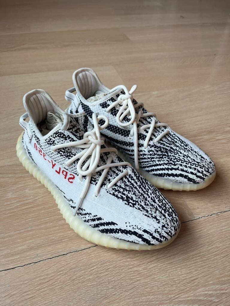 Yeezy boost 350 V2, Kleding | Heren, Schoenen, Ophalen of Verzenden, Zo goed als nieuw, Overige kleuren