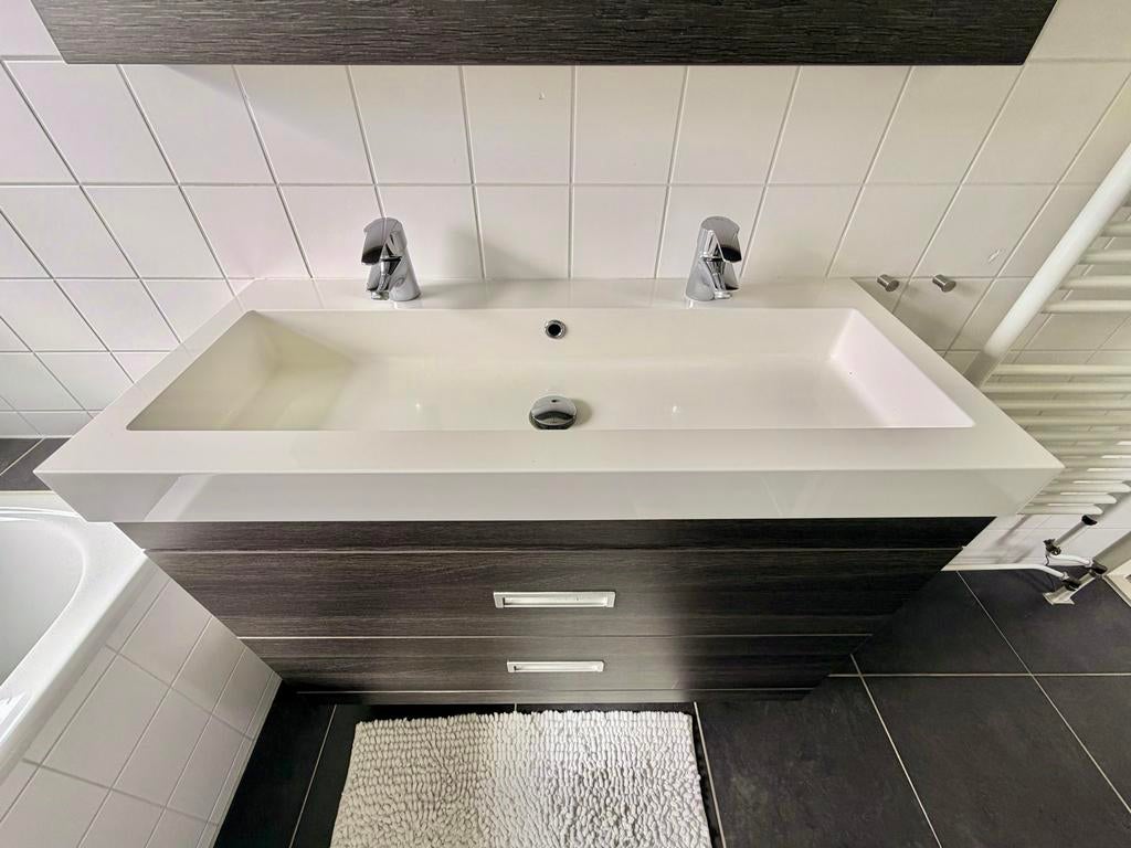 Complete badkamerset: Wastafelmeubel, spiegelkast & hoge kas, Huis en Inrichting, Badkamer | Badkamermeubels, Ophalen, Gebruikt