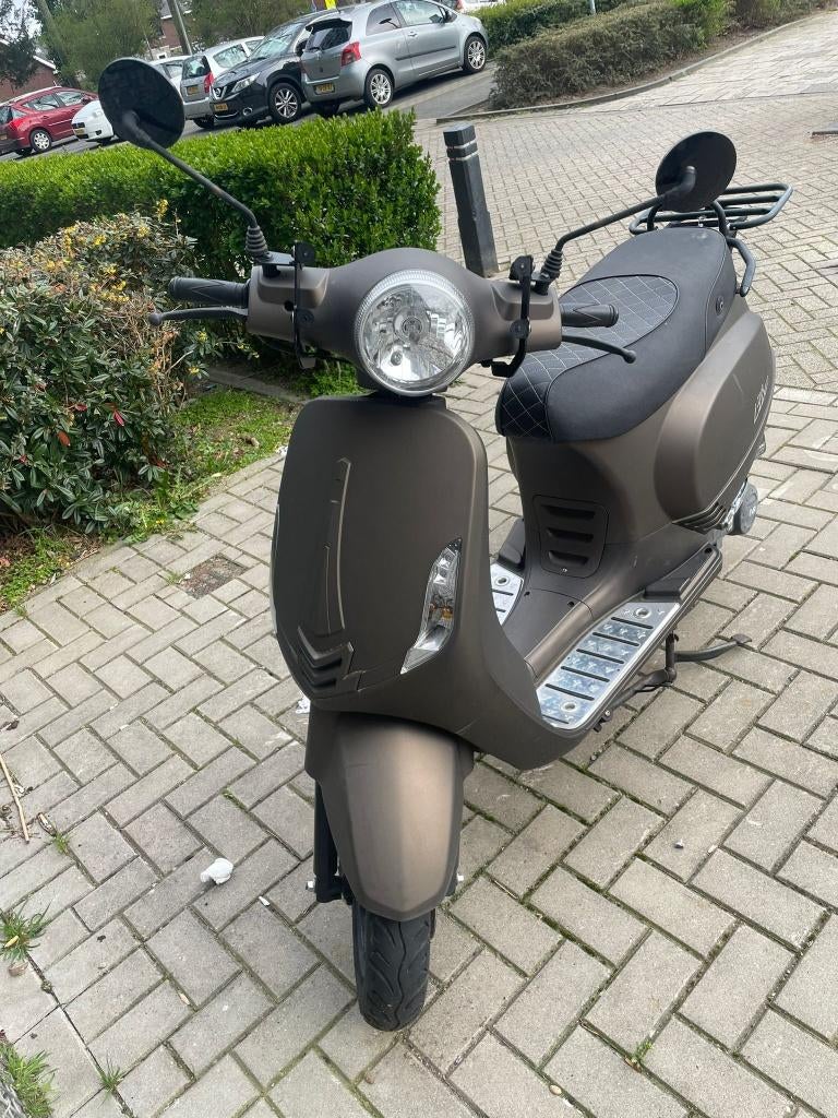 IVA Lux snorscooter (2019)  voor handige sleutelaar, Fietsen en Brommers, Snorfietsen en Snorscooters, Gebruikt, Benzine, Ophalen
