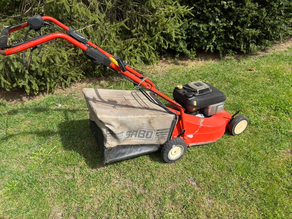 Sabo grasmaaier 52 cm kawasaki, Tuin en Terras, Grasmaaiers, Ophalen, Gebruikt, Benzine-grasmaaier, 50 cm of meer