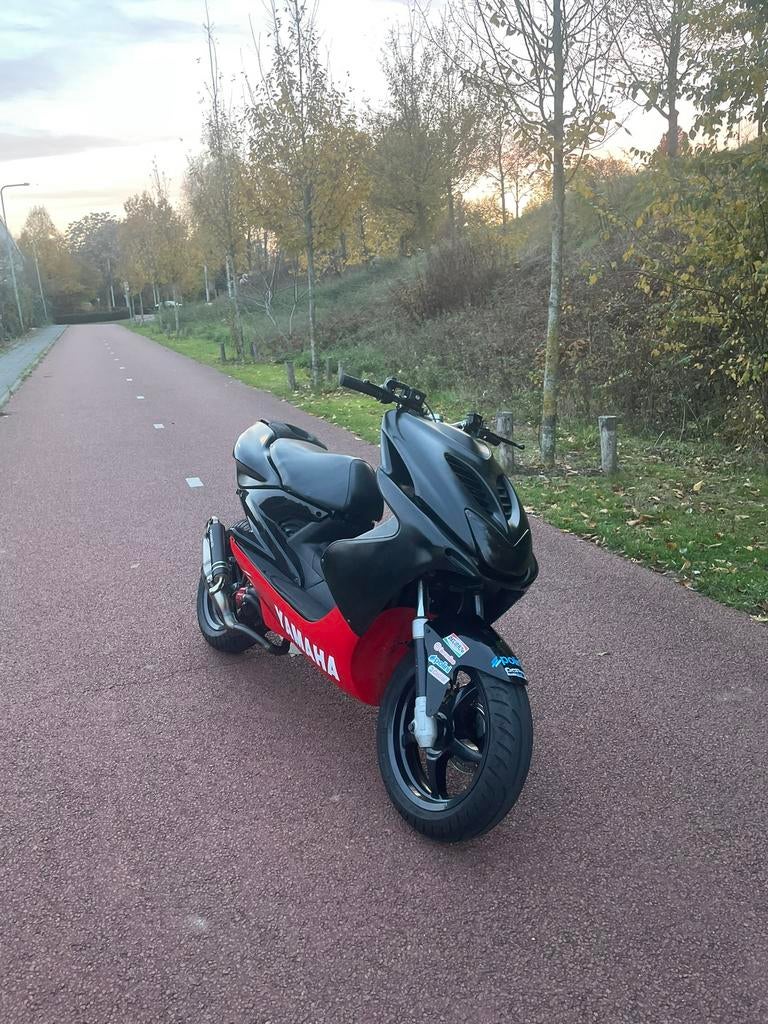 Yamaha Aerox 70cc, Fietsen en Brommers, Scooters | Yamaha, Ophalen of Verzenden, Zo goed als nieuw, Tweetakt, Aerox