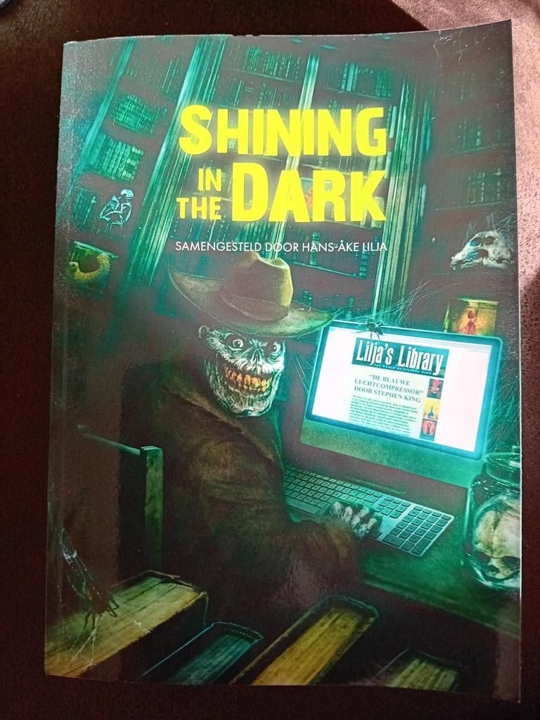 Shining in the Dark + bladwijzer Stephen King fanclub, Boeken, Ophalen of Verzenden, Nieuw, Hans-Åke Lilja, Nederland