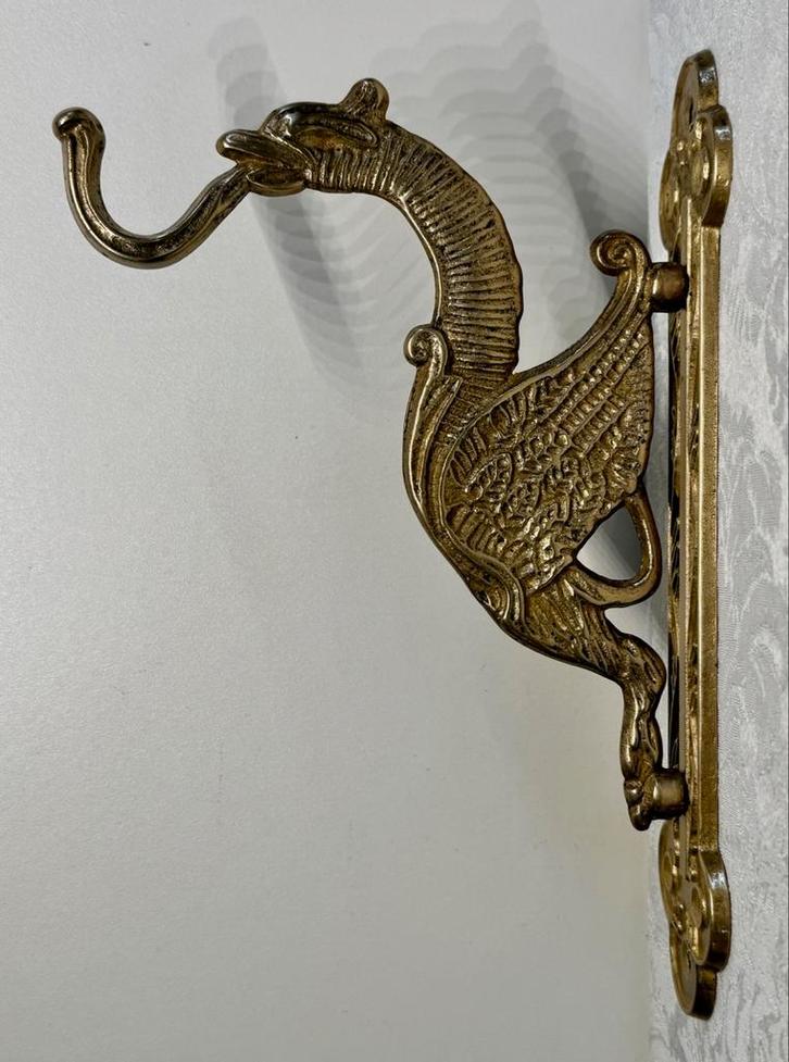 Antieke messing  bronzen wandhaak met draak/griffioen design, Antiek en Kunst, Antiek | Koper en Brons, Brons, Ophalen of Verzenden