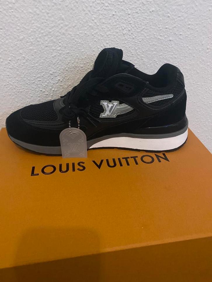 Louis Vuitton sneakers, Kleding | Heren, Schoenen, Nieuw, Sneakers of Gympen, Zwart, Ophalen of Verzenden