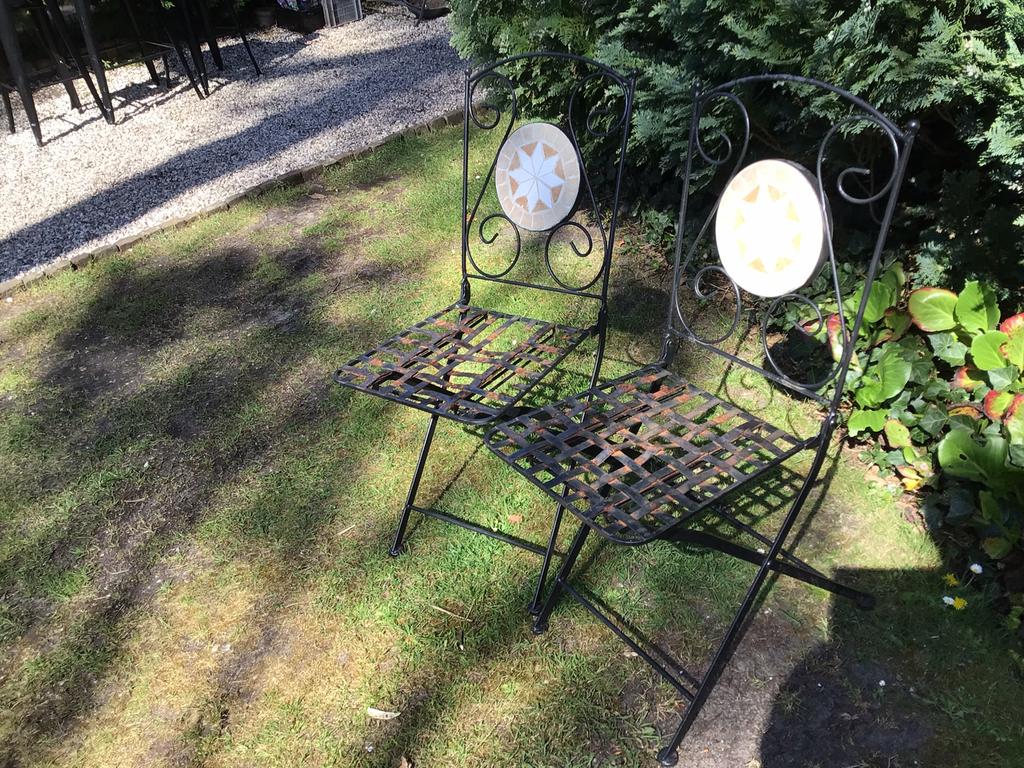 Twee losse stoeltjes   Met wat werk aan het zit gedeelte, Ophalen of Verzenden, Gebruikt