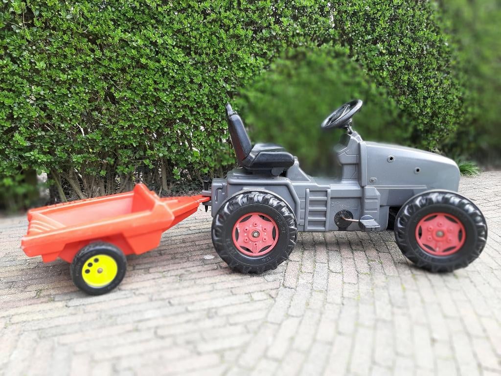 Traptraktor Fendt + aanhanger, Ophalen, Gebruikt