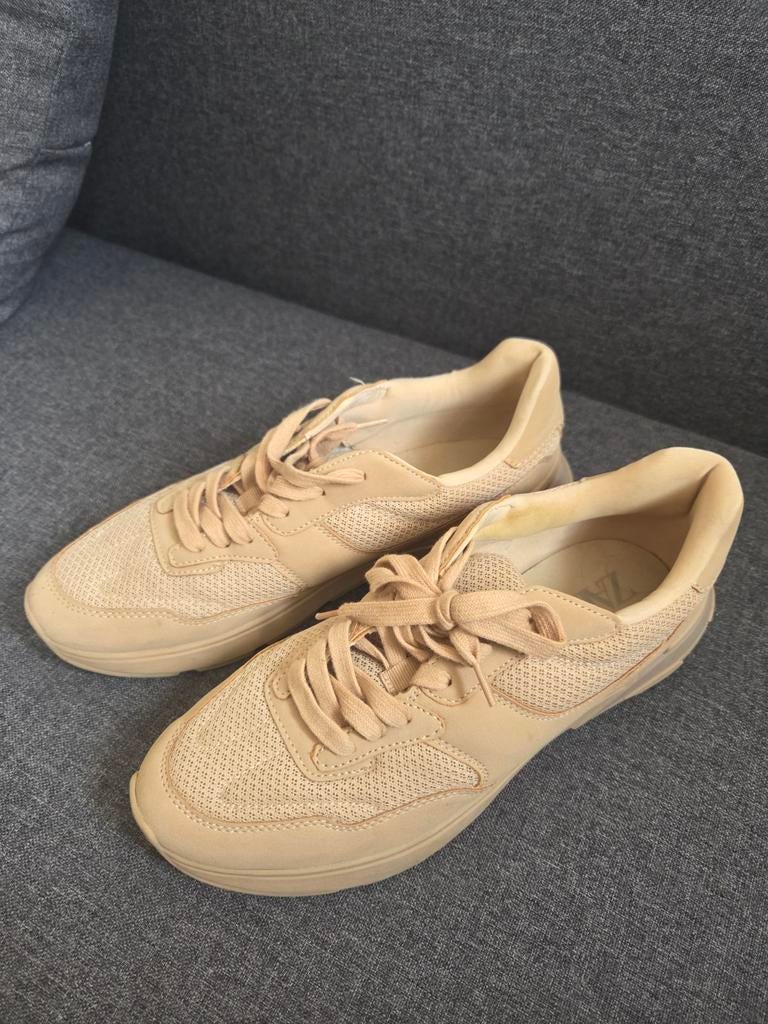 Zara zalmroze sneakers mt39, Kleding | Dames, Schoenen, Zara, Ophalen of Verzenden, Roze, Sneakers of Gympen