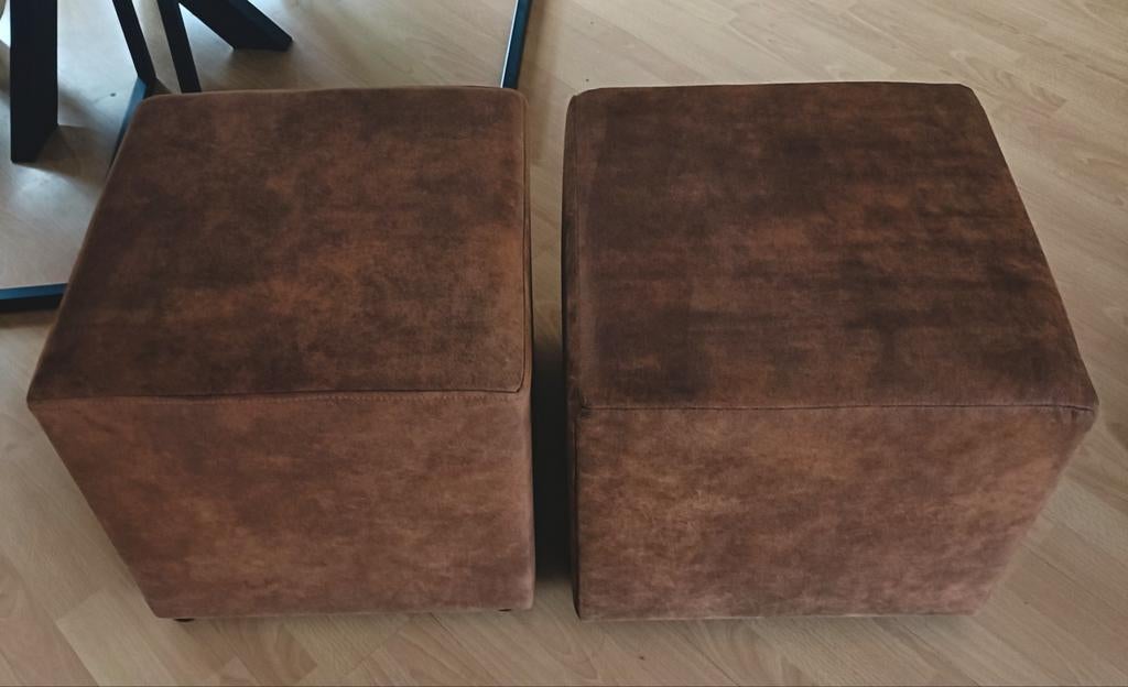 1 mooie cognac hocker, Ophalen, Nieuw, Vierkant