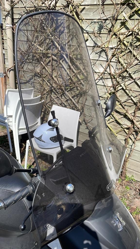 Origineel windscherm Peugeot Kisbee 2018 - Onbeschadigd, Ophalen of Verzenden, Zo goed als nieuw, Overige typen, Peugeot