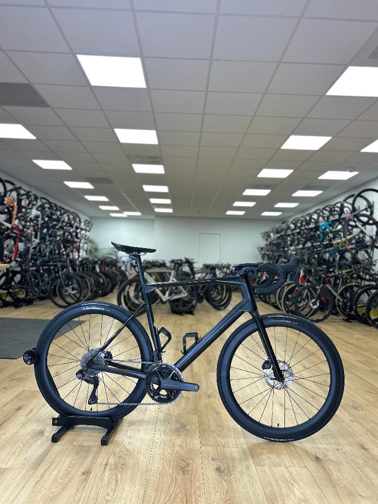 BMC Roadmachine 01 Di2 Carbon Racefiets, Ophalen, Zo goed als nieuw, Overige typen