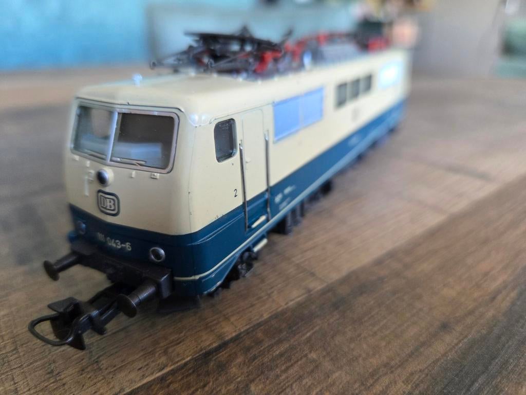 Märklin 3042 BR 111 locomotief analoog, Wisselstroom, Gebruikt, Locomotief, Ophalen of Verzenden