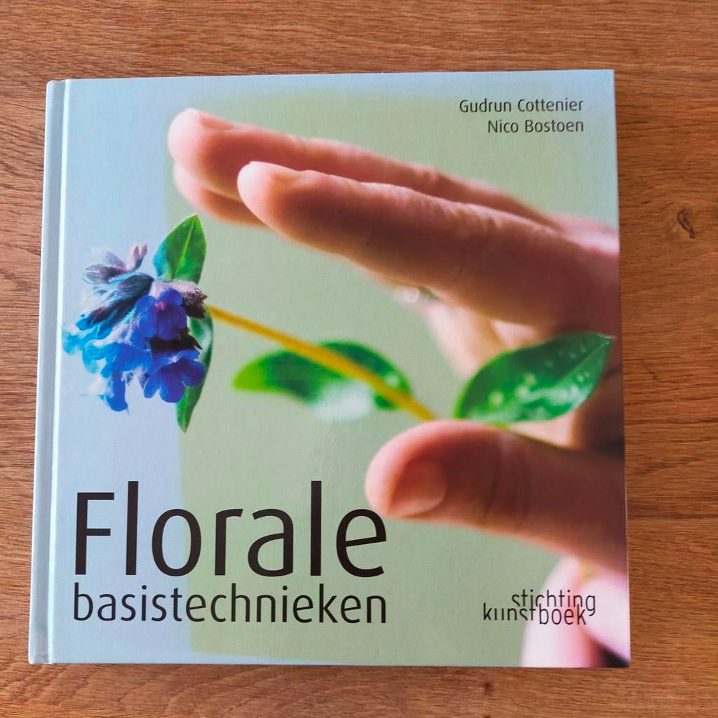 Florale basistechnieken - G. Cottenier, Boeken, Hobby en Vrije tijd, Ophalen, Zo goed als nieuw, G. Cottenier; N. Bostoen