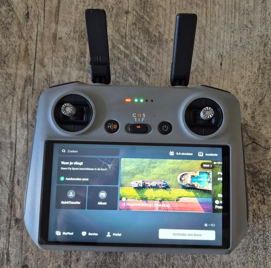 DJI RC 2 (RC331) Smart Controller - Zo goed als nieuw, Cameradrone, Ophalen of Verzenden, Zo goed als nieuw, DJI