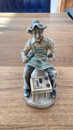 Beeldje schoenmaker., Ophalen, Zo goed als nieuw