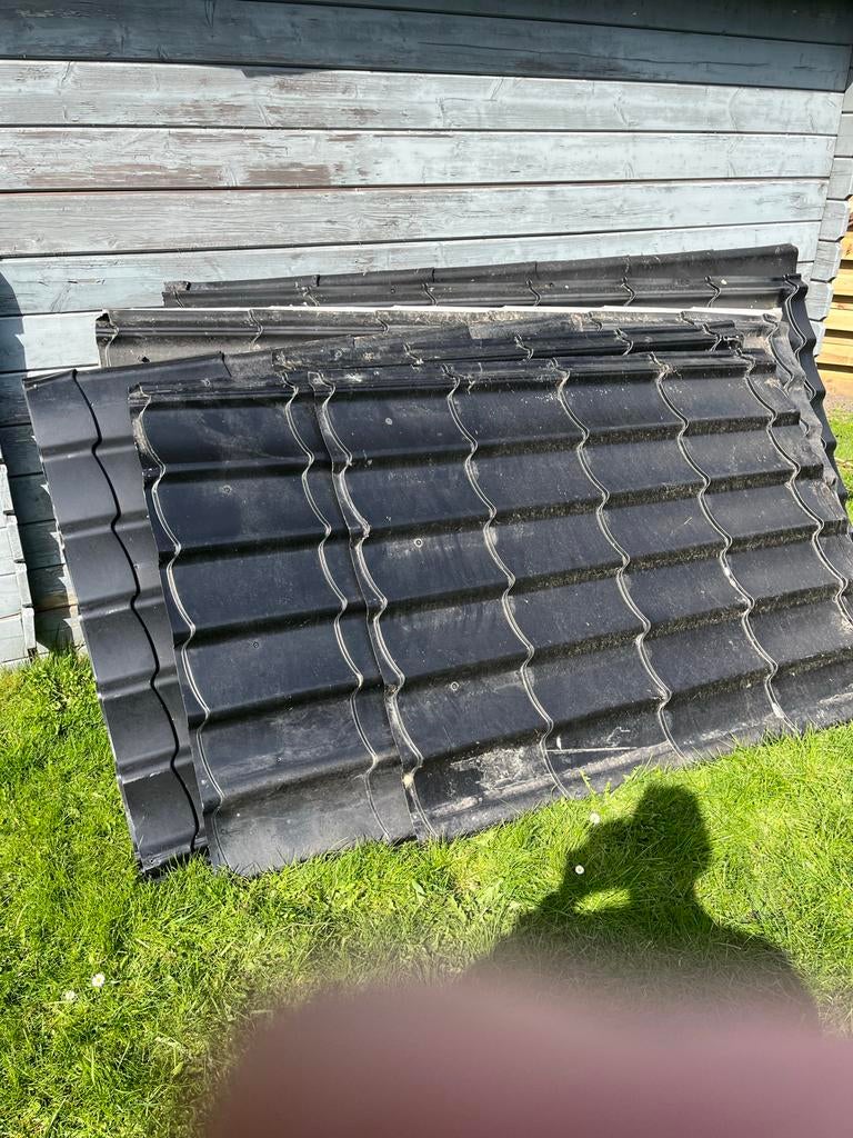 Zwarte dakpanplaten - Gebruikt, Doe-het-zelf en Verbouw, Gebruikt, Zwart, 15 m² of meer, Metaal