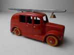 1955 Dinky Toys 250 STREAMLINED FIRE ENGINE. (Gerestaureerd), Ophalen of Verzenden, Gebruikt, Auto, Dinky Toys