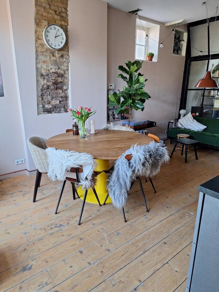 Ronde tafel, grenen blad, Huis en Inrichting, Ophalen, Gebruikt, 75 m² of meer, Laminaat