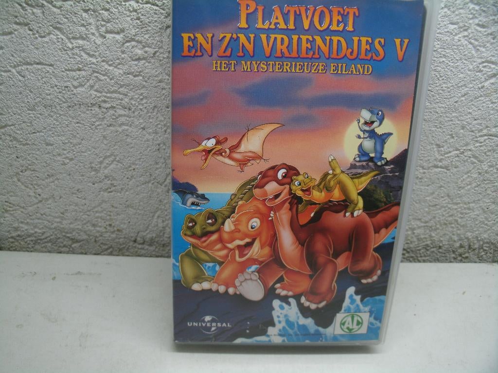 vhs 62a platvoet en z'n vrienden v mysterieeus eiland, Alle leeftijden, Ophalen of Verzenden, Zo goed als nieuw