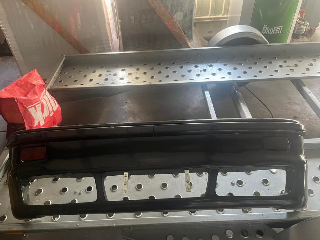 Mooie zwarte Opel Kadett E Gsi achterbumper met diffusor, Auto-onderdelen, Carrosserie en Plaatwerk, Ophalen, Voor, Opel, Bumper