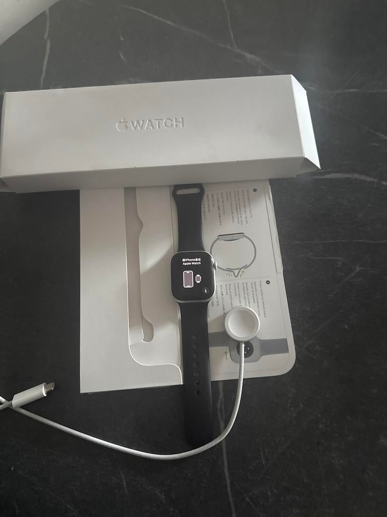 Apple Watch series 10 met doos en oplader, Sieraden, Tassen en Uiterlijk, Smartwatches, Afstand, Zwart, IOS, Ophalen of Verzenden