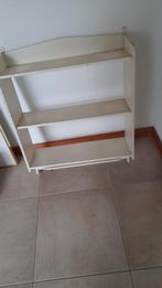 Wit hangkastje, Ophalen