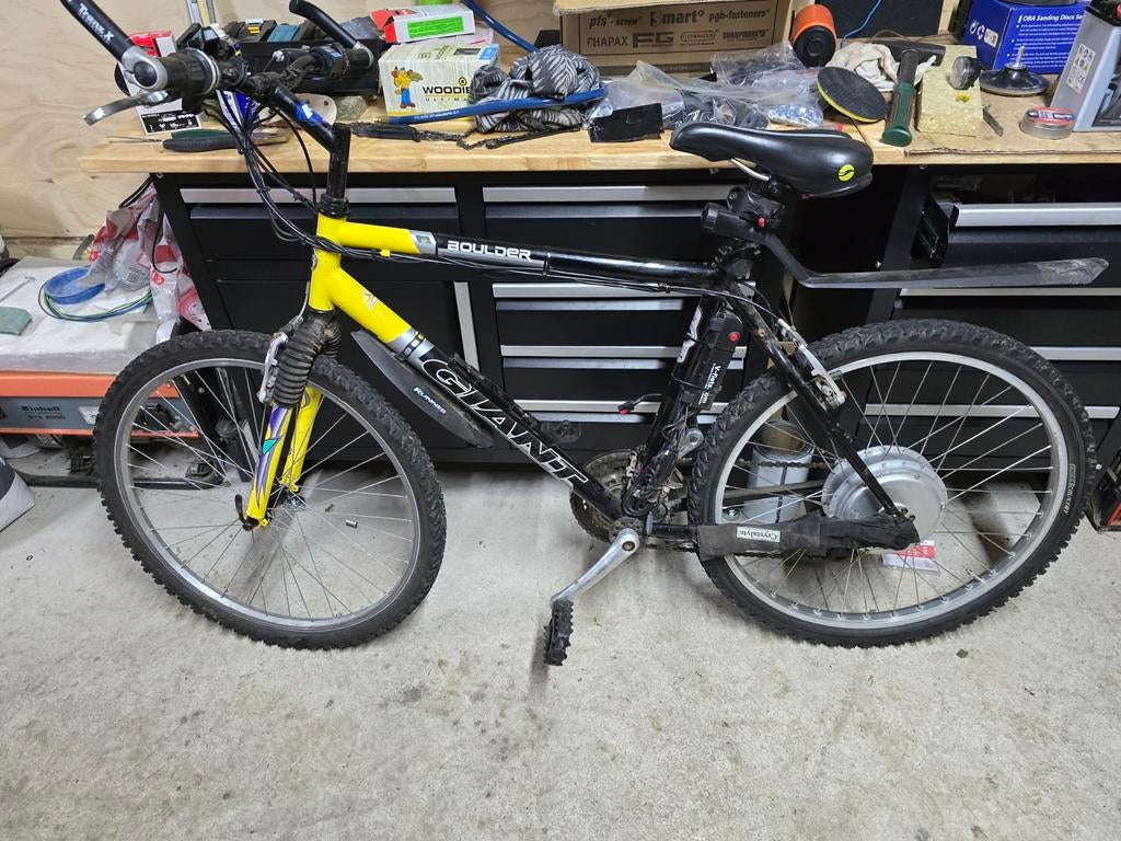1000watt giant project, Fietsen en Brommers, Elektrische fietsen, Ophalen of Verzenden, Gebruikt, 30 tot 50 km per accu, Giant