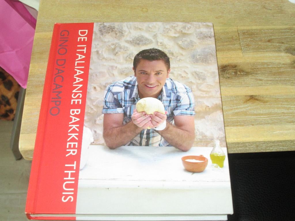 de Italiaanse bakker thuis Gino D'Acampo, Ophalen of Verzenden, Zo goed als nieuw, Italië