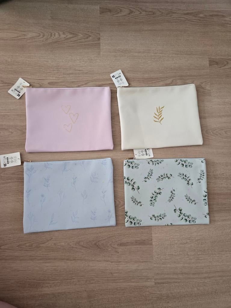 4 grote etuis, nieuw, Doe-het-zelf en Verbouw, Tegels, 60 cm of meer, 10 m² of meer, Wandtegels, Keramiek