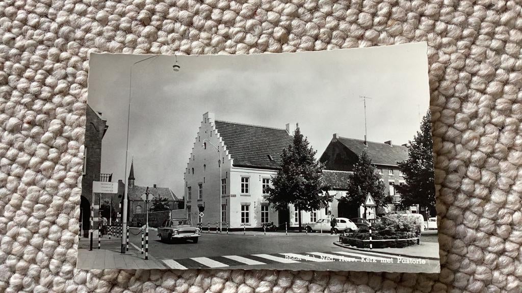 Ansichtkaart Beek L. Nederlands Hervormde Kerk met Pastorie, Ophalen of Verzenden, 1940 tot 1960, Ongelopen, Limburg