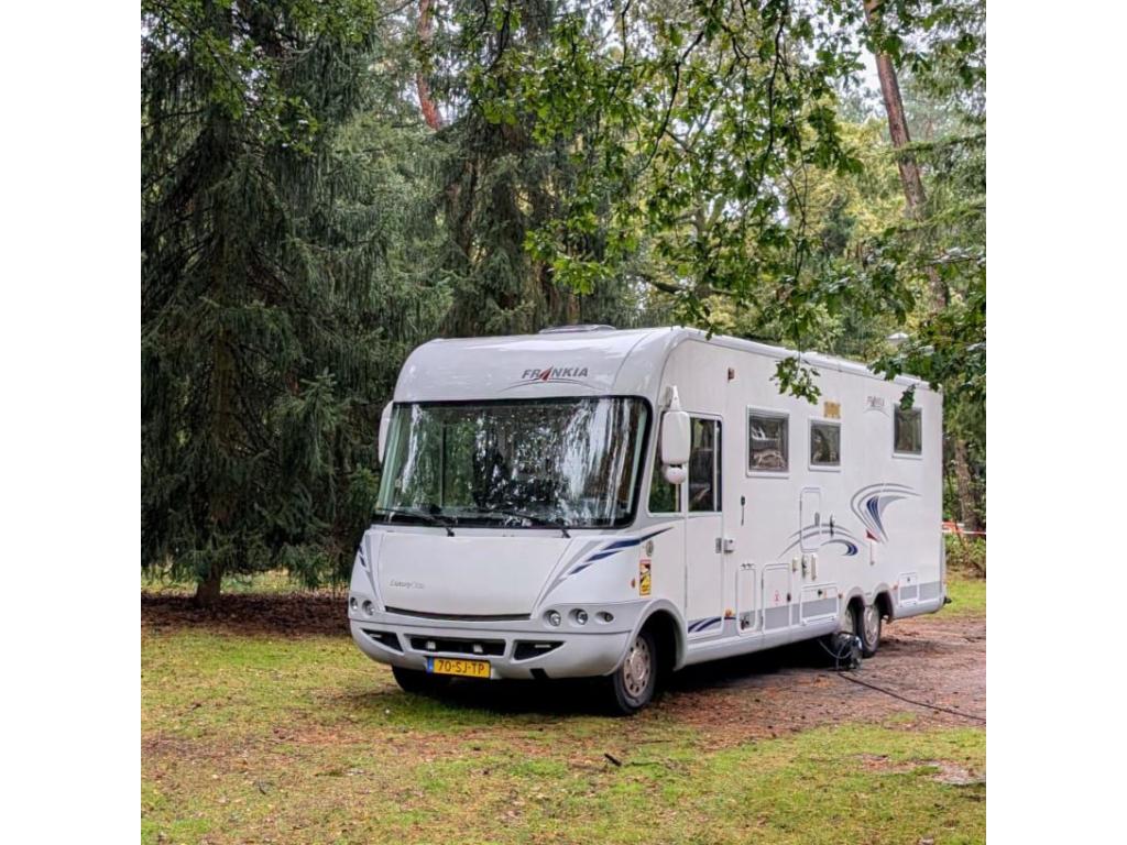 frankia luxury class 830 QD (1032755), Caravans en Kamperen, Campers, Overige merken, Chemisch toilet, Fiat, Kluisje