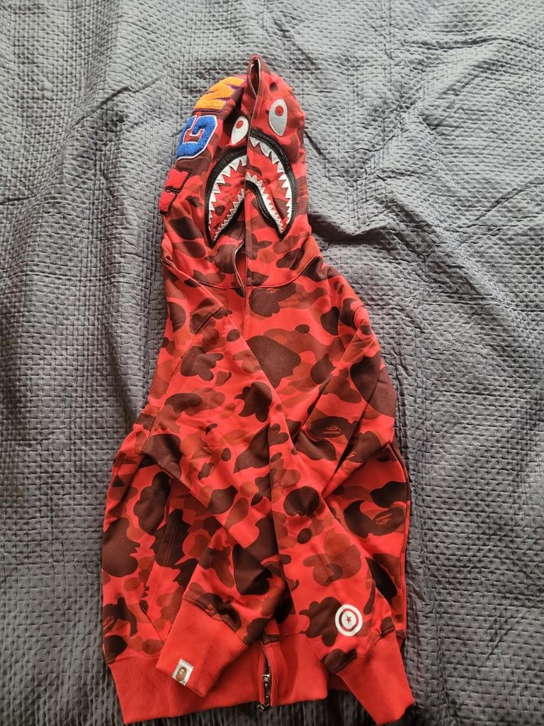 Rode BAPE Hoodie - Camo Shark Design, Overige maten, Ophalen of Verzenden, BAPE, Gedragen