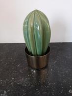 18cm.hg Leuke cactus groen van aardewerk in gouden pot, Ophalen of Verzenden, Zo goed als nieuw