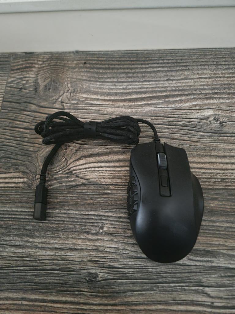 Razer Naga X muis NOOIT GEBRUIKT reserve muis altijd geweest, Computers en Software, Muizen, Muis, Nieuw, Ophalen of Verzenden
