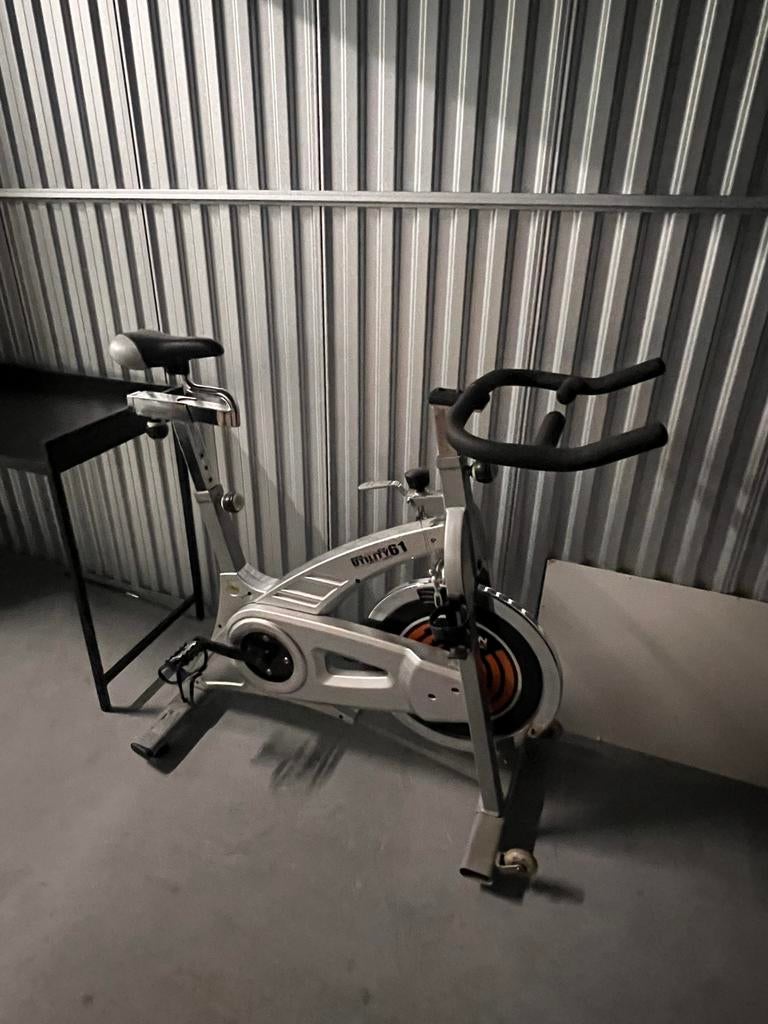 Hometrainer - Perfect voor thuistraining, Ophalen, Gebruikt, Metaal, Benen