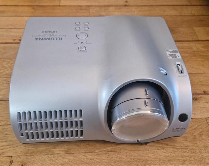 Hitachi PJ‑TX100 beamer (projector) – werkt uitstekend, Audio, Tv en Foto, Beamers, Gebruikt, LCD, HD (720), Ophalen