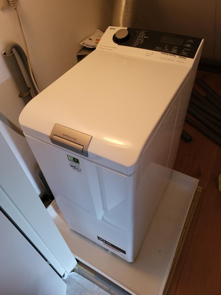 Nette AEG wachmacine, Ophalen, Zo goed als nieuw, 85 tot 90 cm, 1200 tot 1600 toeren