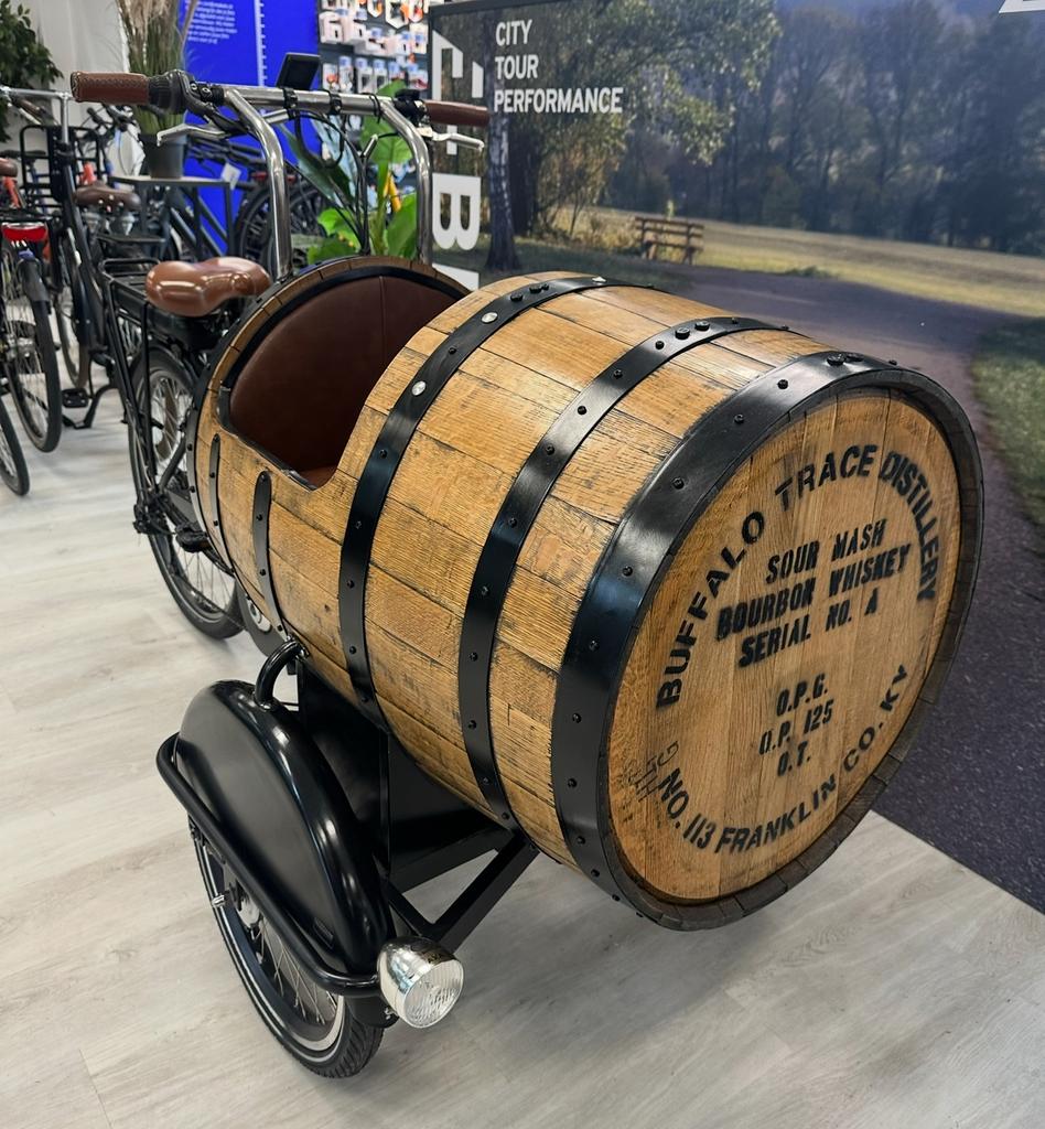 Handgemaakte elektrische bakfiets met bierton, Fietsen en Brommers, Fietsen | Bakfietsen, Gebruikt, Elektrisch, 2 kinderen, Ophalen