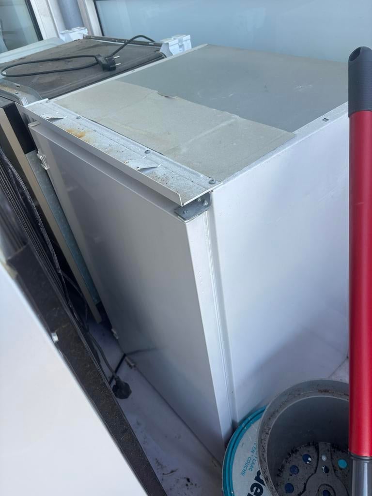 Koelkast met vriesvak - voor onderdelen, 100 tot 150 liter, Niet werkend, 45 tot 60 cm, Met vriesvak