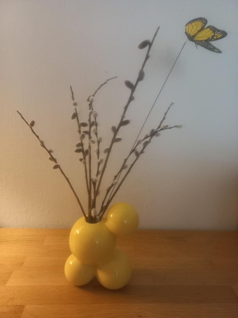 Gele vaas in de vorm van een ballonhondje, Ophalen of Verzenden