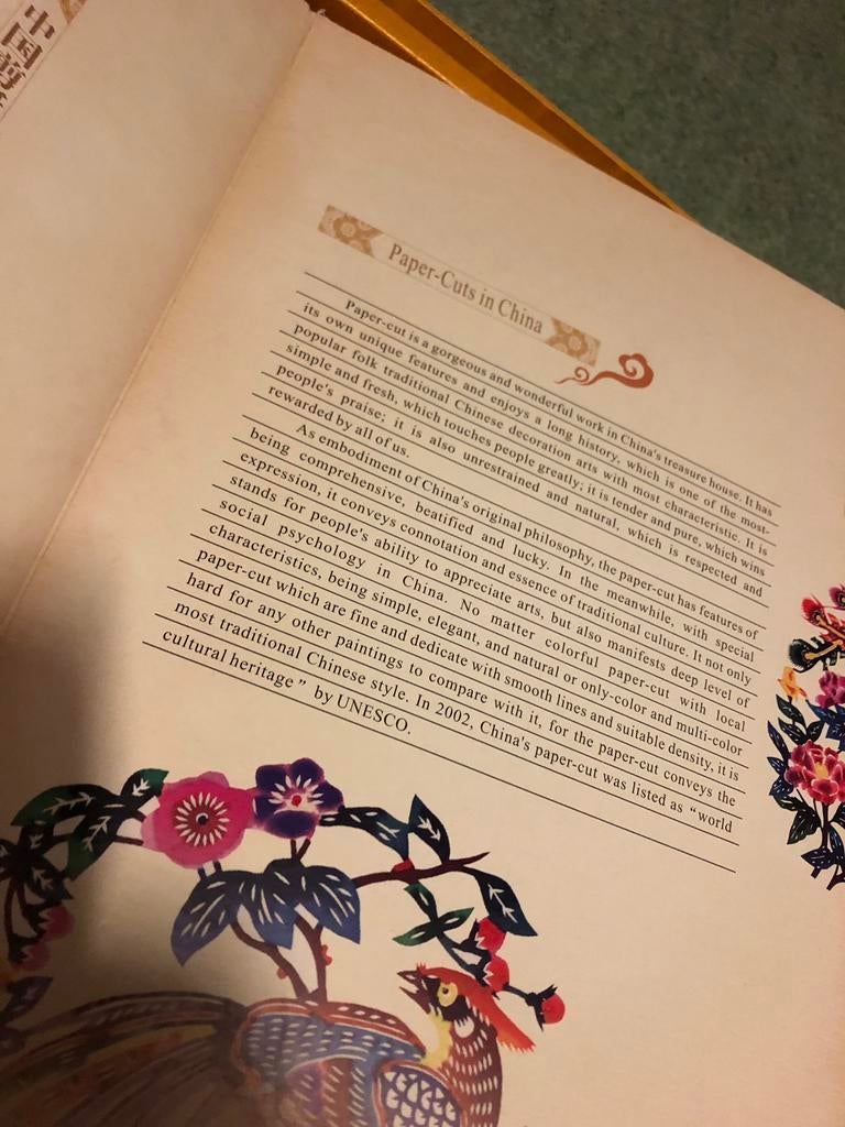 Chinese horoscope / Paper cuts / Boek, Ophalen of Verzenden