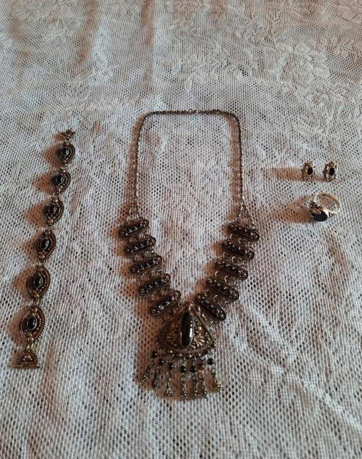Vintage Sieradenset met Zwarte Onyx Stenen/Zilver/Verzilverd, Antiek en Kunst, Antiek | Goud en Zilver, Zilver, Ophalen of Verzenden
