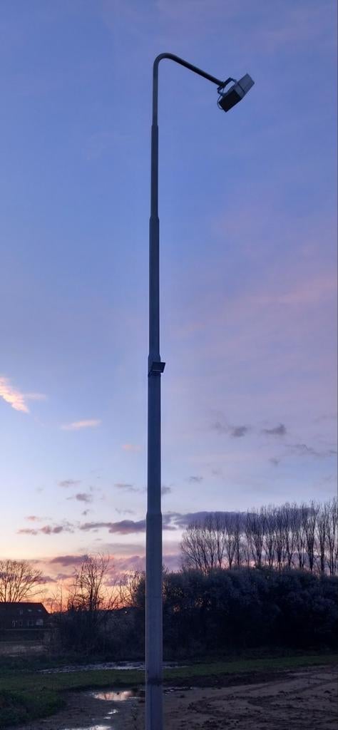 Lichtmast 12 meter met armatuur, Ophalen, Gebruikt, 500 watt of meer, Lamp met armatuur