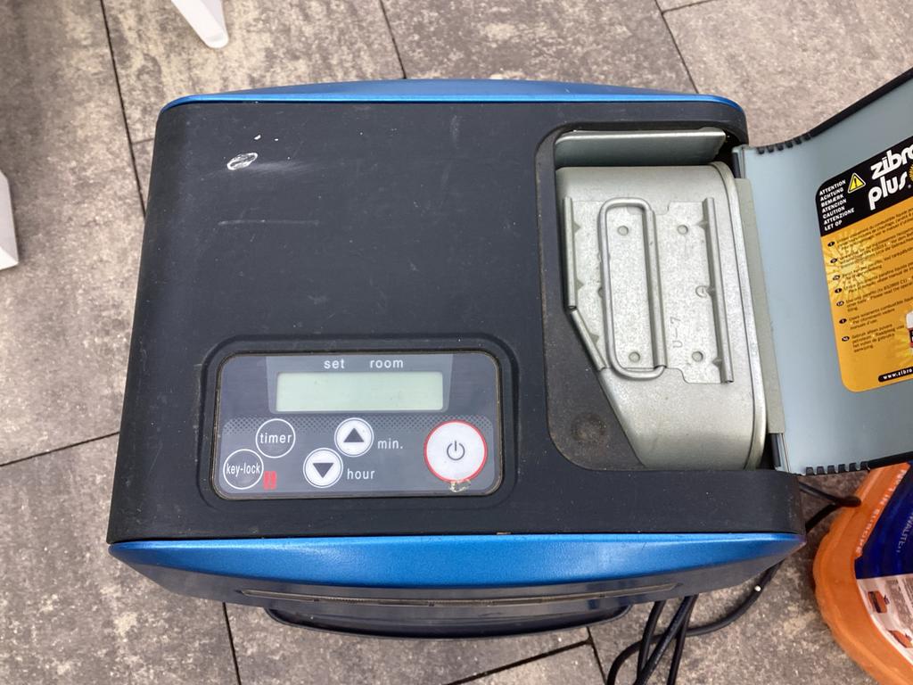 Zibro petroleumkachel met ventilator + halve jerrycan, Ophalen, Gebruikt, Overige brandstoffen, Petroleumkachel